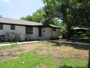 Building Photo - 818 Thomas St