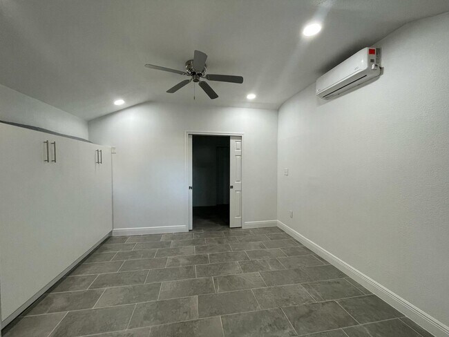 Foto del edificio - 7410 Ilex St