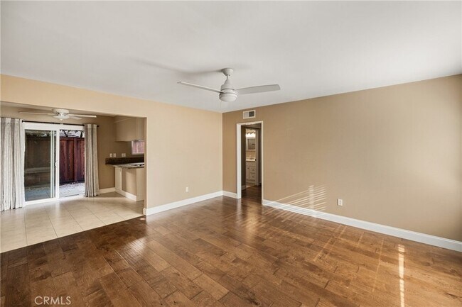 Foto del edificio - 338 W Kelly Ave