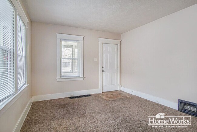 Foto del edificio - 1214 N Adams St