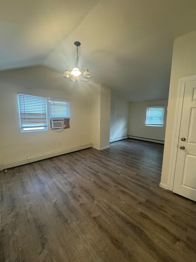 Building Photo - 386 Kennedy Dr