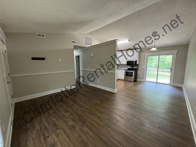 Foto del edificio - Nice 3 bedroom 2 bath home in Mint Hill!