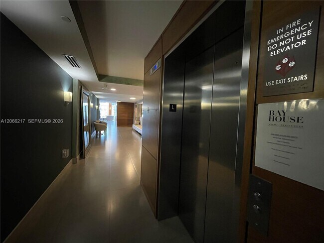 Foto del edificio - 600 NE 27th St