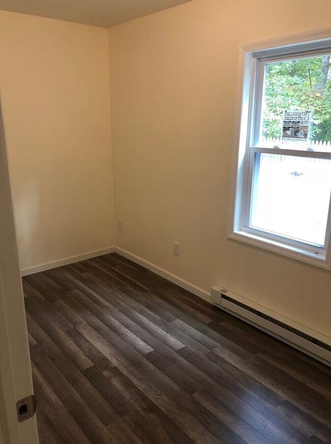 Building Photo - 49 Dover Ave