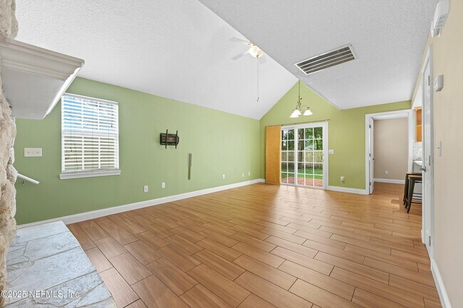 Foto del edificio - 8542 Goldeneye Ln