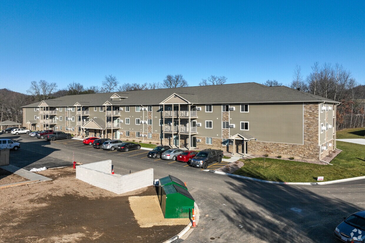RIVER BEND ESTATES Apartments in Onalaska, WI