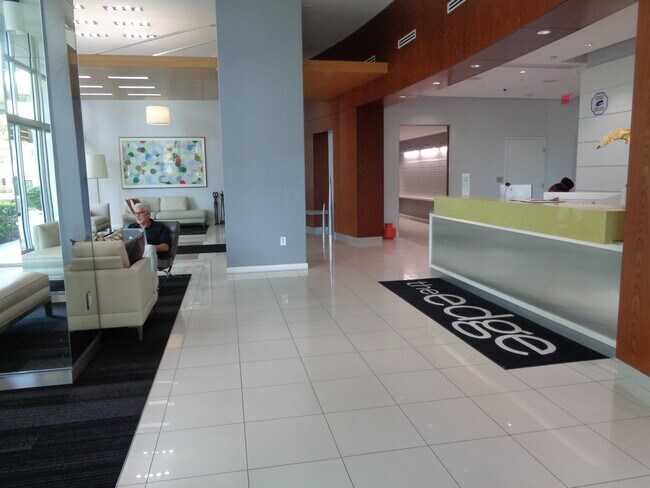 Foto del edificio - 300 S Australian Ave