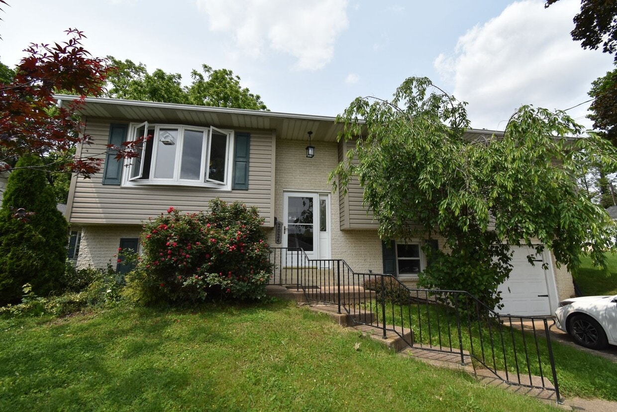 Primary Photo - 3 Bedroom Home in Camp Hill
