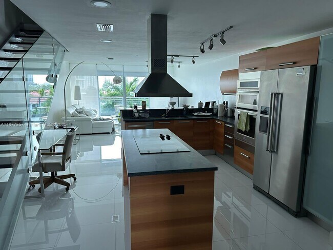 Foto del edificio - 2950 NE 188th St