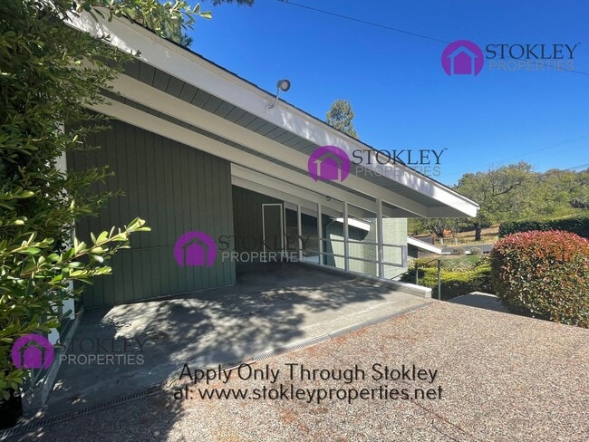 Foto del edificio - 137 Donna Maria Way