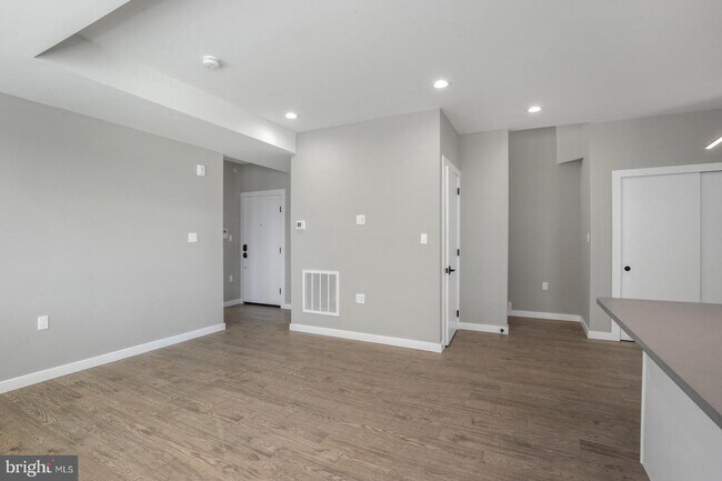 Building Photo - 2534 Emerald St
