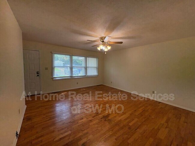 Building Photo - 2218 S Prospect Ct
