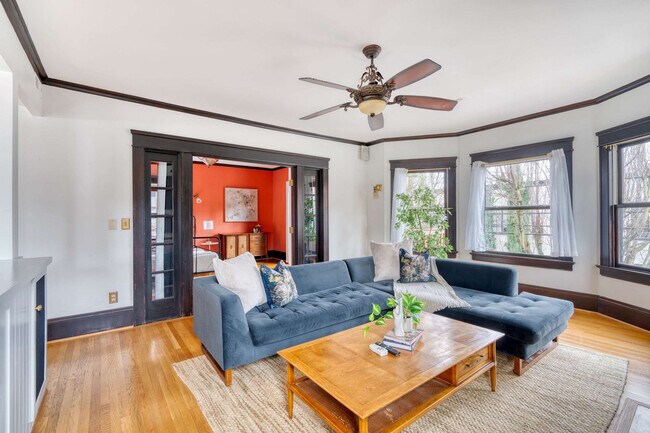 Foto del edificio - 2104 NW Everett St