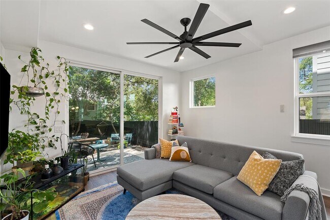 Foto del edificio - 5515 Hudson St