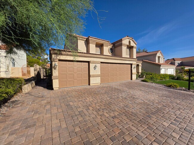 Building Photo - Spacious Home in the Heart of Green Valley