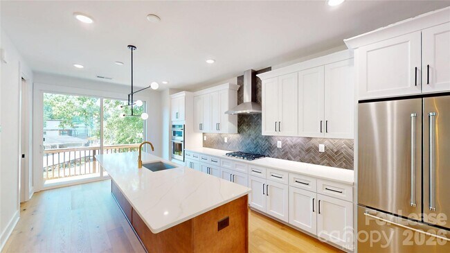 Foto del edificio - 156 Mattoon St