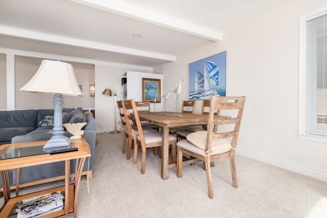 Foto del edificio - 1518 W Cliff Dr