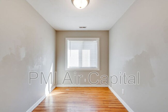 Foto del edificio - 638 S Woodlawn Blvd