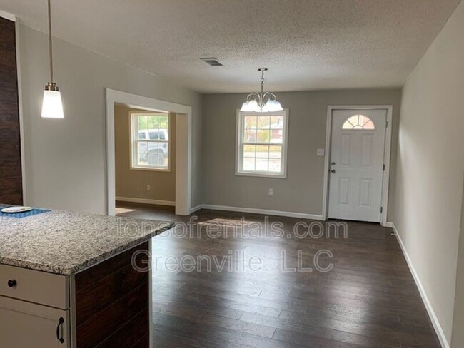 Building Photo - 39 N Haven Dr