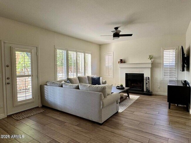 Foto del edificio - 1405 E Goldenrod St