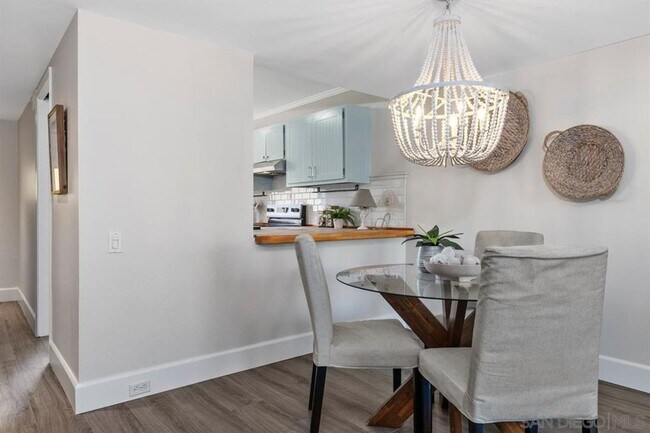 Foto del edificio - 4264 Loma Riviera Ln