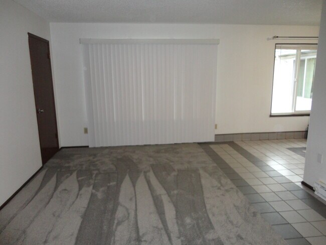 #C - Habitación delantera - 3430 SE 68th Ave
