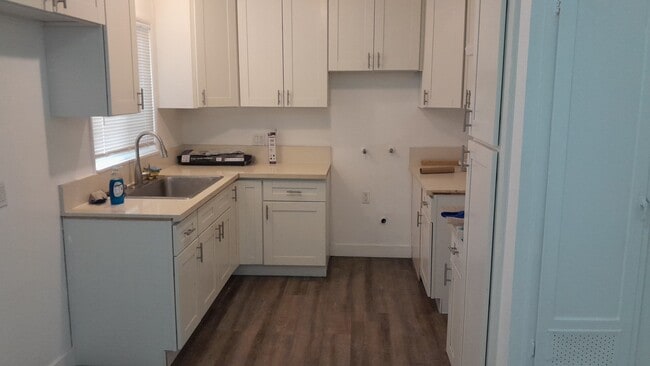 Foto del edificio - 712 1/2 W Redondo Beach Blvd