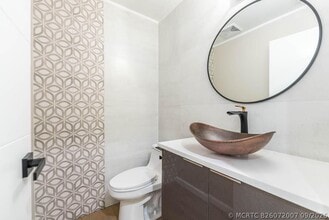 Building Photo - 6876 Palmar Ct