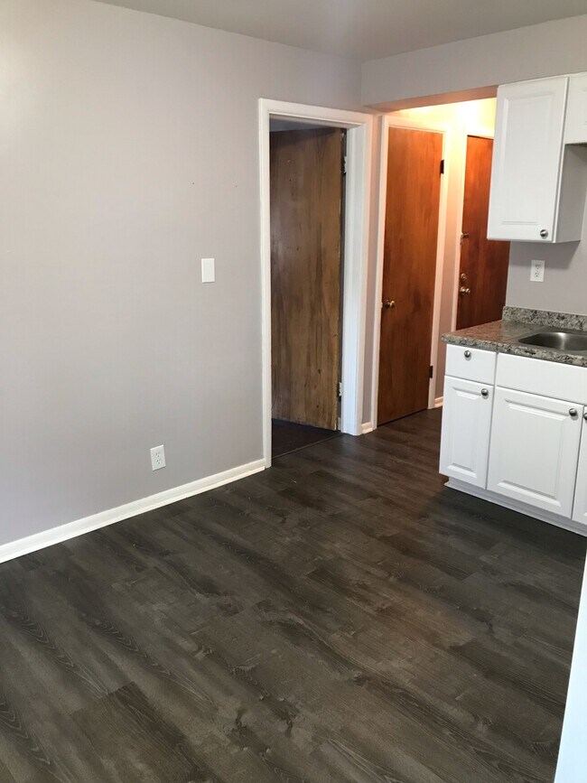 Kitchen - 780 Thurman Ave