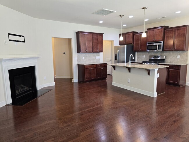Building Photo - 4014 Canterwood Dr