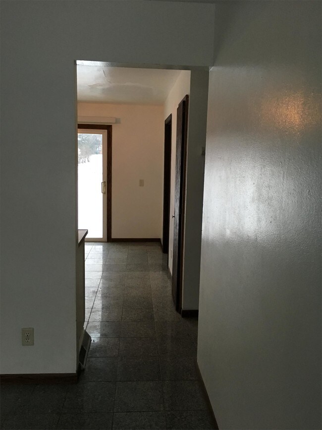 Building Photo - 2108 McKenna Blvd