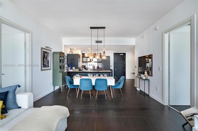 Building Photo - 200 Biscayne Boulevard Way