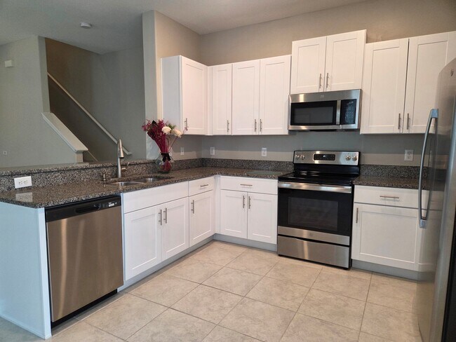 Foto del edificio - 9705 Pembrooke Pines Dr