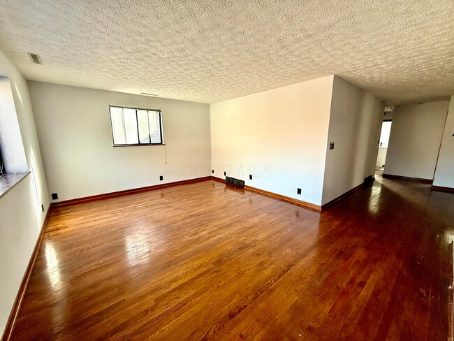 Building Photo - 295 E Whittier St