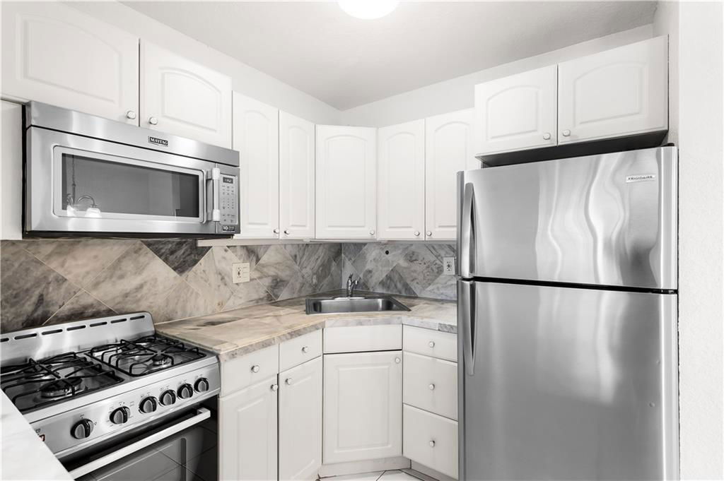 Foto principal - 4056 W McNab Rd