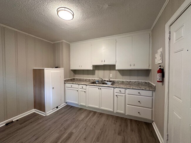 Foto del edificio - Exclusively Offered By Muse Realty Rentals, LLC