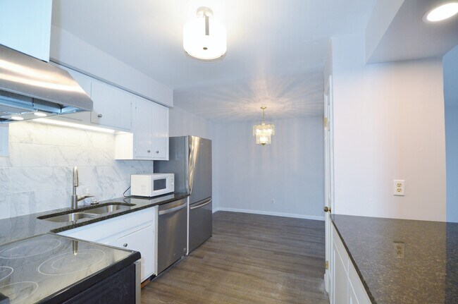 Foto del edificio - 9750 Bunker Hill Ln