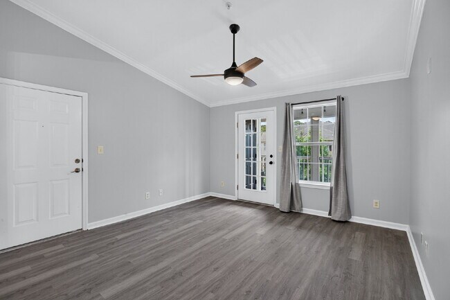 Foto del edificio - 3rd Floor Condo in Merer Point