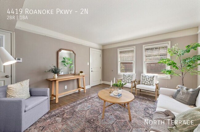 Foto del edificio - 4419 Roanoke Pkwy