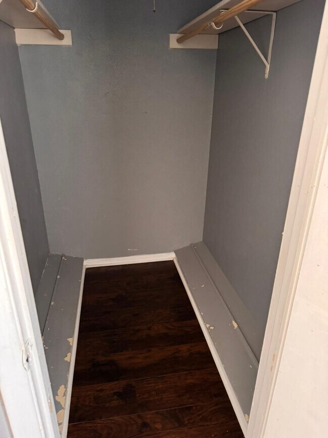 Building Photo - 6822 Trail Lake