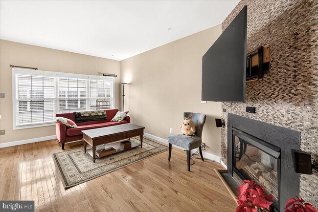 Foto del edificio - 10229 Rutland Round Rd