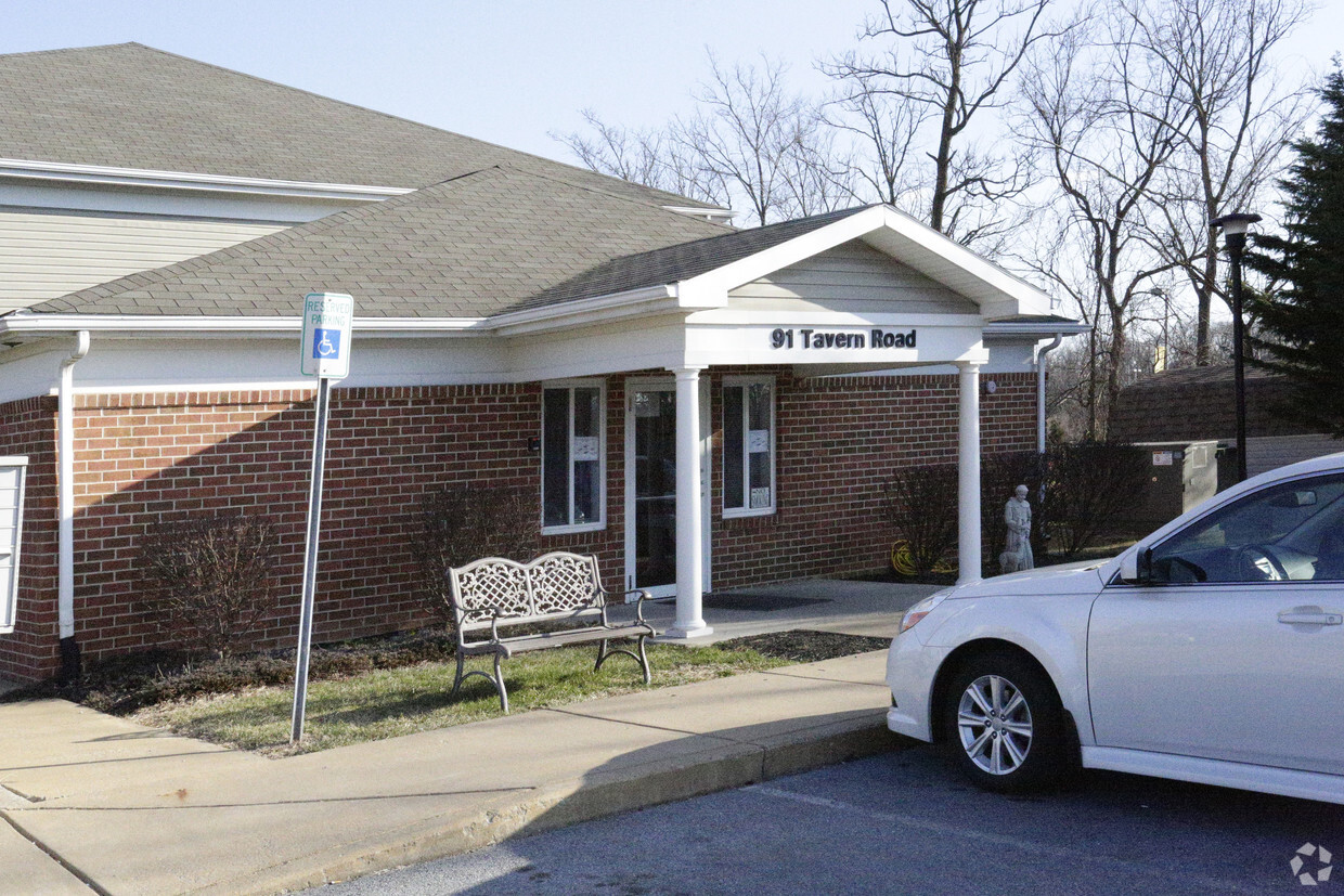 Leasing Center - NAR Roberts Apartments