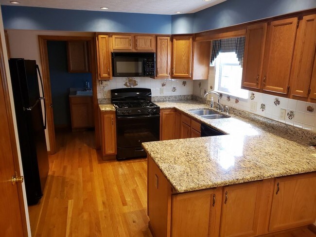 Building Photo - 6265 Elderberry Ct