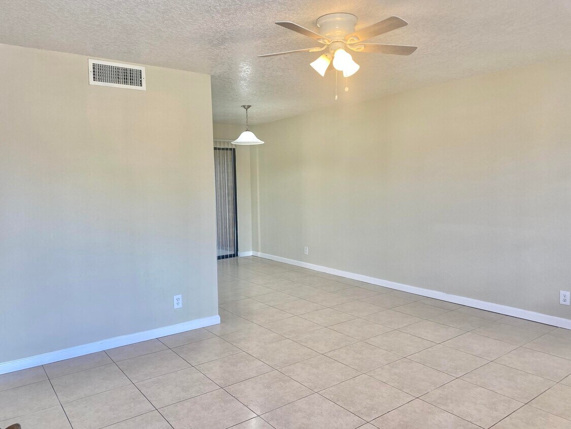 Primary Photo - 4325 Oak Terrace Dr