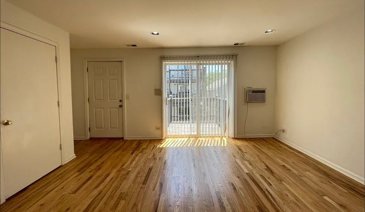 Foto principal - 1544 W Chestnut St