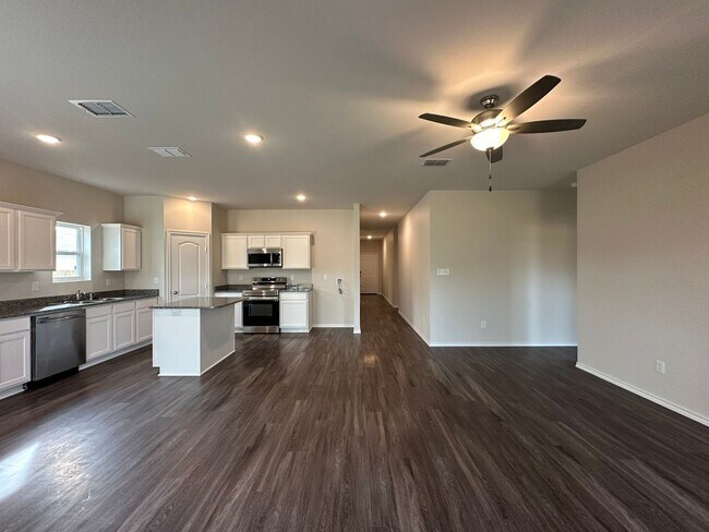 Foto del edificio - 4 Bedroom 2 Bath in Whitehouse ISD!