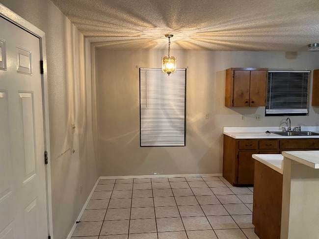 Building Photo - 1005 Commerce St