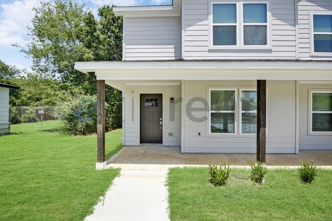Building Photo - Unit A
