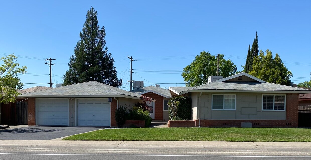 Primary Photo - 9643 Lake Natoma Dr