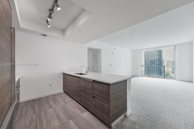 Building Photo - 1100 S Miami Ave